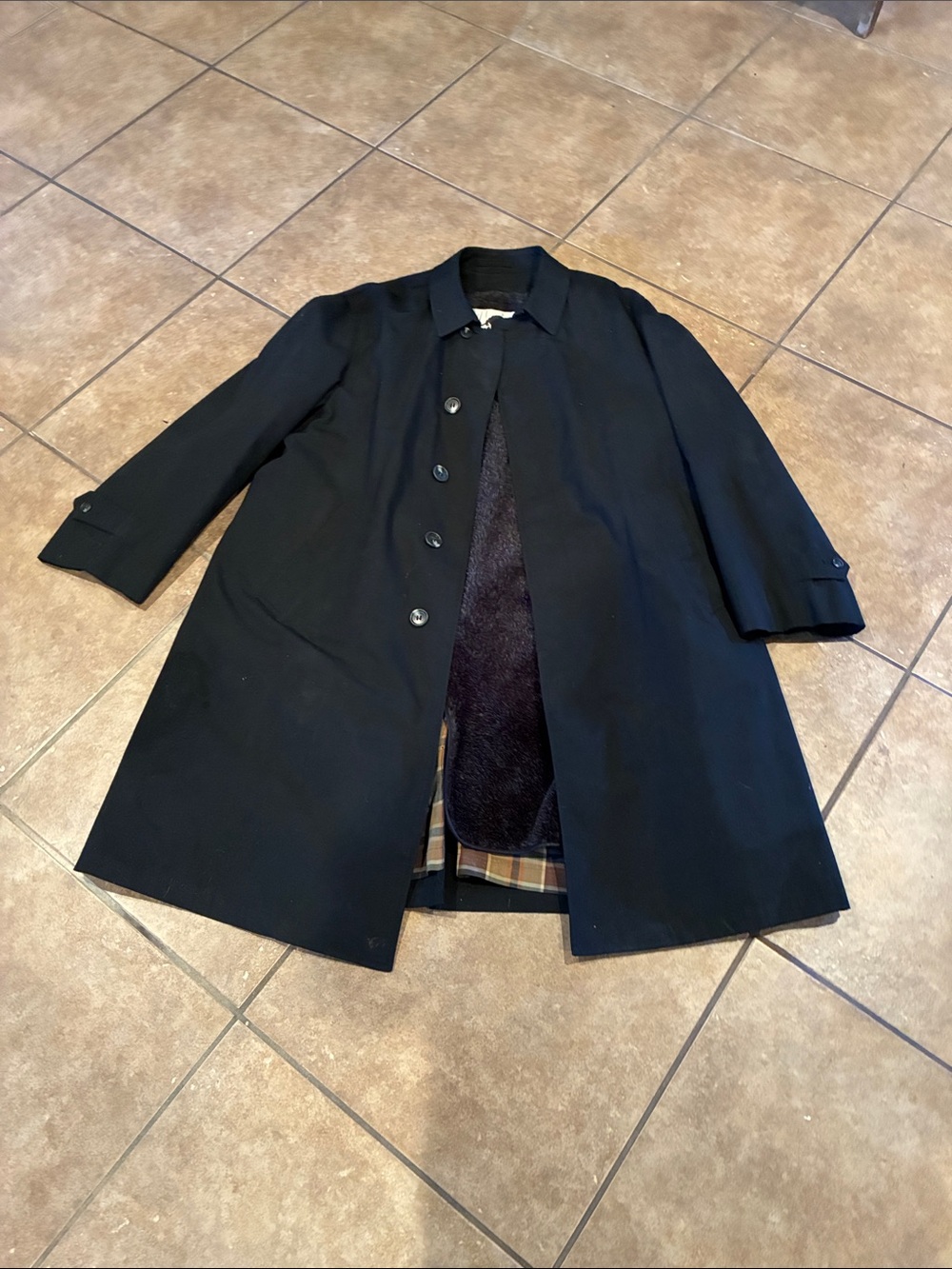 Classic Black Single-Breasted trench Coat with Plaid Trim